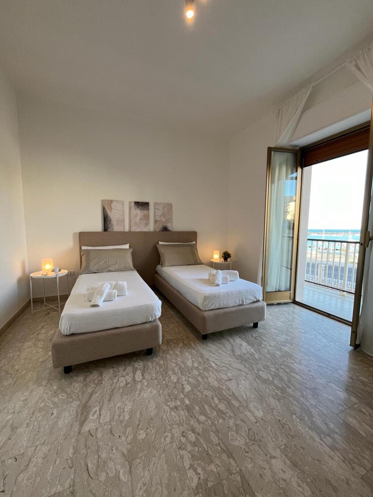 Appartement Casa Roberta With Balcony And Sea View à Vieste Extérieur photo